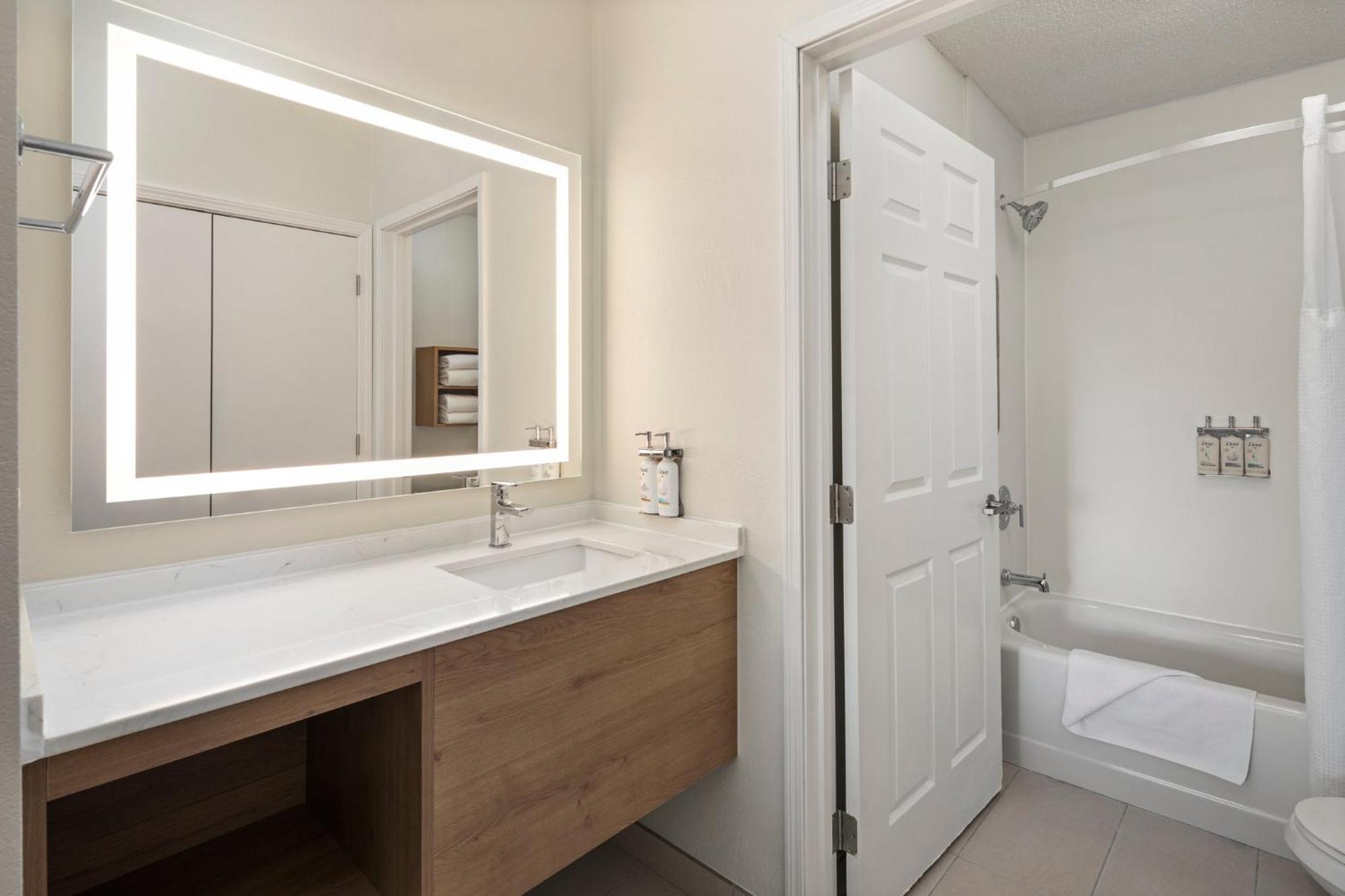 Staybridge Minneapolis-bloomington By Ihg Hotel 3*